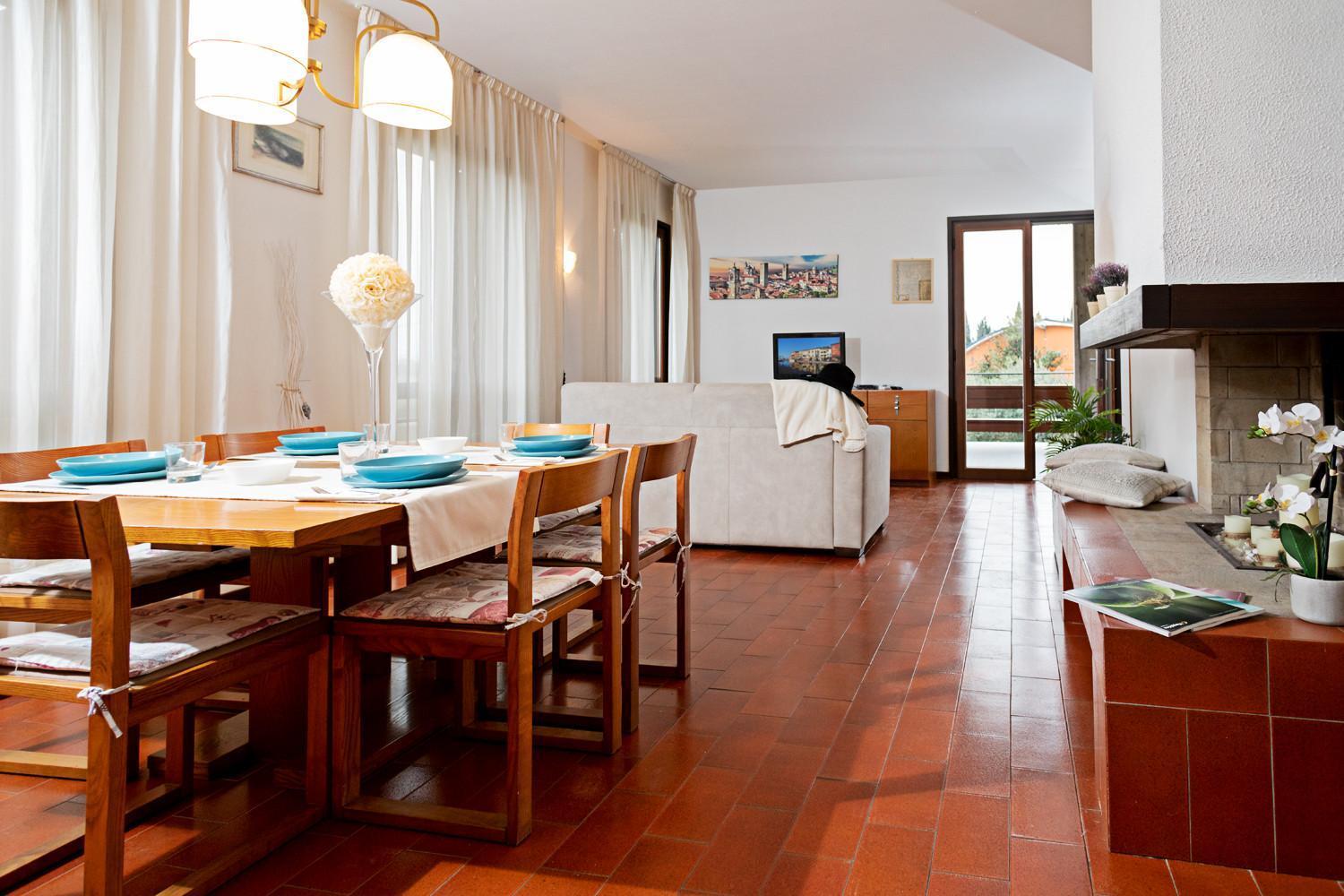 Valesana - Regarda Travel Lazise